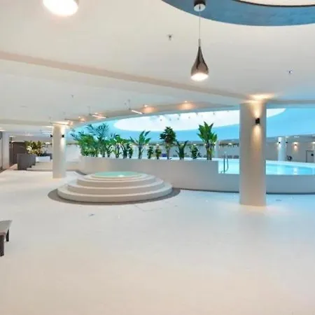 Apartamento Hanza Tower Luxury - 24 Sauna & Jacuzii & Pool Estetino