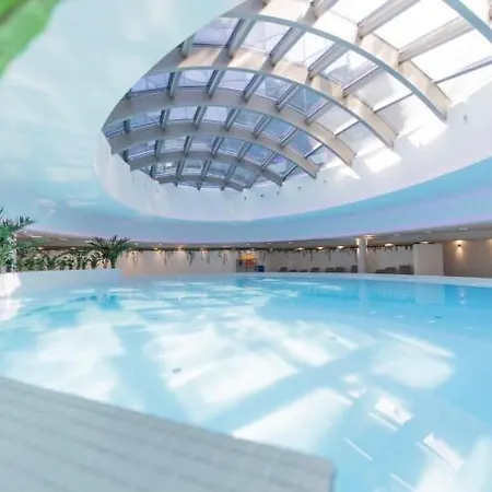 Hanza Tower Luxury - 24 Sauna & Jacuzii & Pool Apartamento