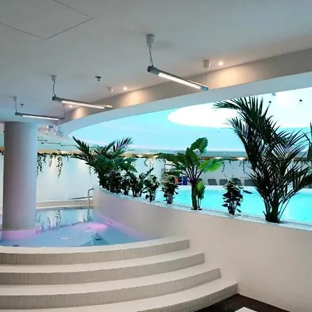 Apartamento Hanza Tower Luxury - 24 Sauna & Jacuzii & Pool Estetino